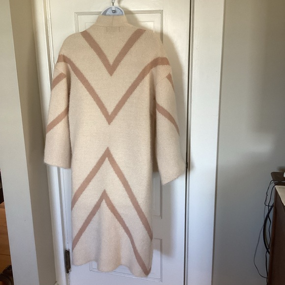 Steve Madden oversized drop shoulder 3/4 sleeve soft coat sweater tan cream - Picture 4 of 14